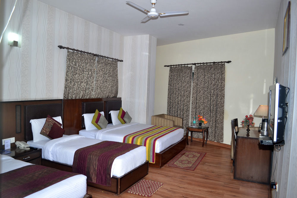 Hotel Smart Plaza Delhi Airport New Delhi Exterior foto